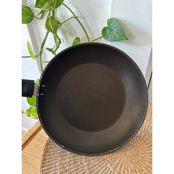 Black Kitchen cooking pan - Picture 4 of 9